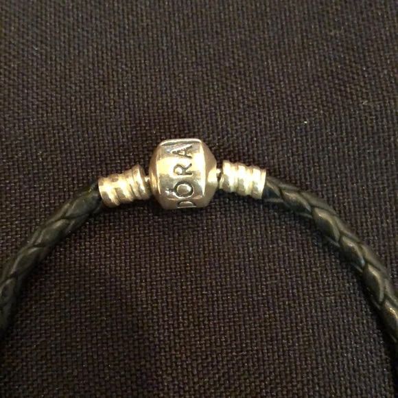 Pandora bracelet and charms bundle - Picture 5 of 8